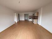 Wohnküche - Großzügige, gepflegte und sehr schöne 2-Zimmer Wohnung mit EBK, Balkon und Abstellraum