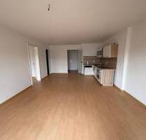 Großzügige, gepflegte und sehr schöne 2-Zimmer Wohnung mit EBK, Balkon und Abstellraum - Amberg