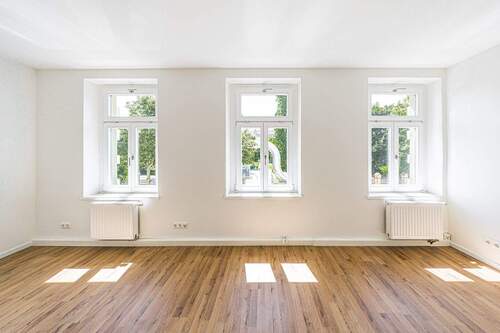Wohnzimmer - Helle 2-Zimmer-Wohnung direkt am Lene-Voigt-Park