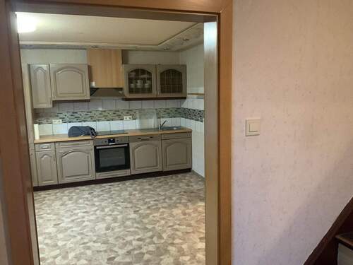 Blick in die Küche - 4 Zimmer Einfamilienhaus in Westoverledingen