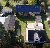 Geschützter Vierseithof mit mehreren Nebengebäuden und weitläufigem Garten - Templin Klosterwalde