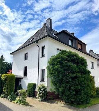 Hausansicht vorne - 7 Zimmer Einfamilienhaus zum Kaufen in Bielefeld