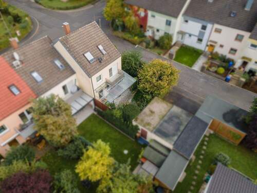 TOP Reiheneckhaus 97076 Würzburg - Attraktives Reiheneckhaus in ruhiger Lage mit Garten, Balkon & Garage – WürzburgLengfeld