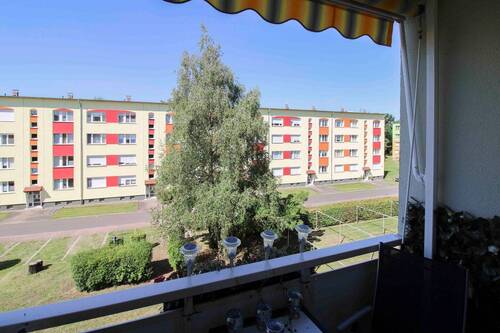 Blick vom Balkon - 3 Zimmer Etagenwohnung in Zwenkau