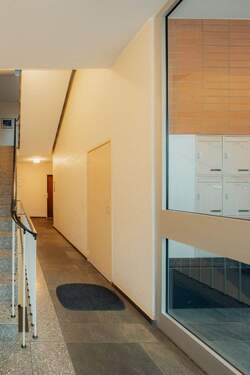 Treppenhaus - 2 Zimmer Etagenwohnung in Bergisch Gladbach