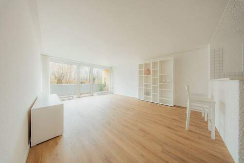 Wohnzimmer - Etagenwohnung mit 68,00 m&sup2; in Bergisch Gladbach zum Kaufen