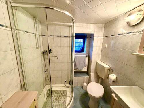 Duschbad mit Fenster im UG - 