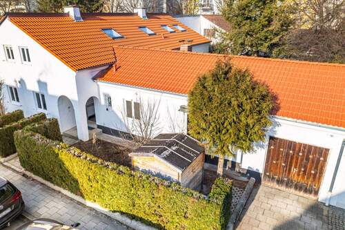 Mit Gartenschuppen - 