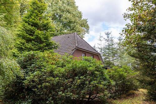 Rückseite - *** RIESEN ANWESEN im KNOTENPUNKT GANDERKESEE mit HALLE ***