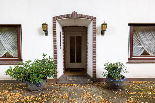 Eingang - 6 Zimmer Einfamilienhaus in Ganderkesee