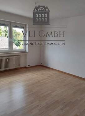 Schlafzimmer - 4 Zimmer Etagenwohnung zum Kaufen in Saarbrücken