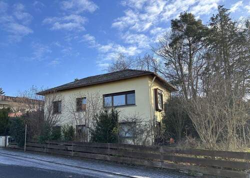 Frontansicht - 5 Zimmer Mehrfamilienhaus, Wohnhaus zum Kaufen in Usingen Kransberg