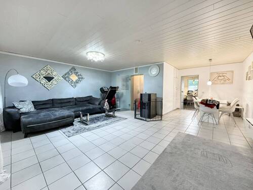 Wohnzimmer im Erdgeschoss - 