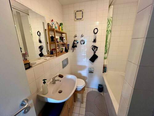 Badezimmer - Etagenwohnung mit 46,00 m² in Nürnberg zur Miete
