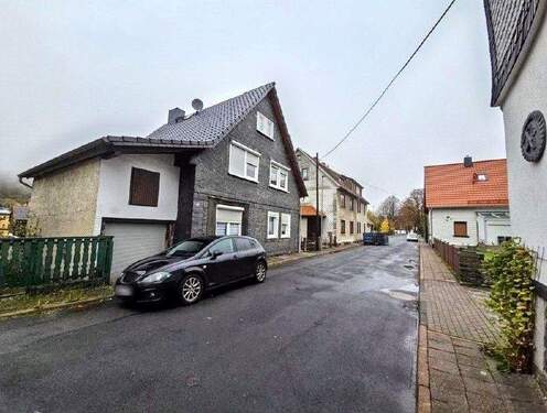 Vorderansicht von links - 4 Zimmer Einfamilienhaus zum Kaufen in Brotterode-Trusetal