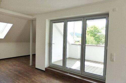 Blick zur Loggia - Etagenwohnung mit 88,20 m&sup2; in Bad Kissingen zum Kaufen
