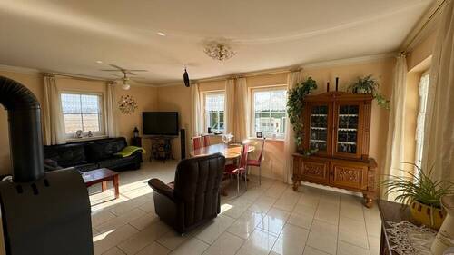 Wohnen 2 - 1 Zimmer Einfamilienhaus in Osterhofen