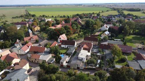 1 - Haupt - Ländlich wohnen - stadtnah leben! Großes Familienhaus mit Pool, Garten und Einliegerwohnung.