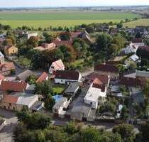 Ländlich wohnen - stadtnah leben! Großes Familienhaus mit Pool, Garten und Einliegerwohnung. - Petersberg Kütten