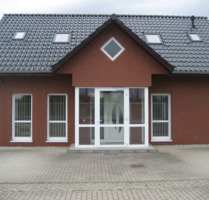 Vielseitiges Gewerbegrundstück mit modernem Einfamilienhaus und großzügigem Grundstück - Dessau-Roßlau West