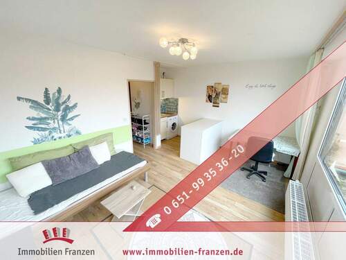 Wohn- und Essbereich - Wohnen am See: Helle und gemütliche 2-Zimmer-Wohnung mit Balkon