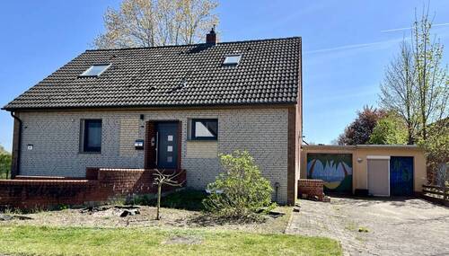 Wohnhaus mit Garage - 3 Zimmer Einfamilienhaus in Wehrbleck