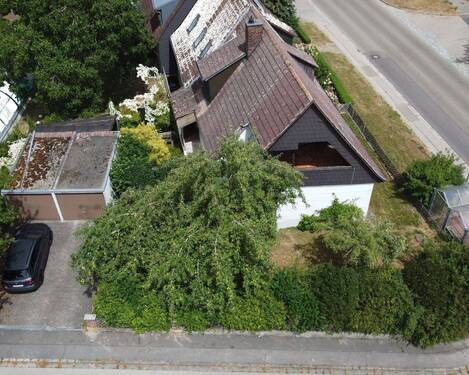 Drohne 1 Home.jpg - Doppelhaushälfte mit zwei Garagen in 91578 Leutershausen