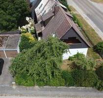 Doppelhaushälfte mit zwei Garagen in 91578 Leutershausen