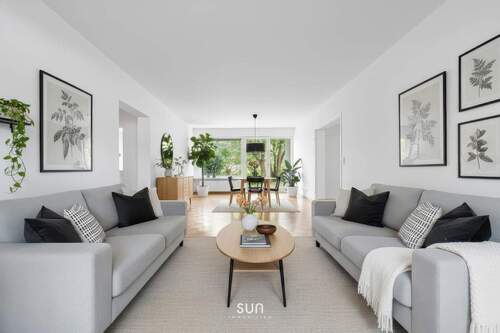 WOHNZIMMER MIT GARTENZUGANG (BEISPIELEINRICHTUNG) - Grün, ruhig, perfekt angebunden - stilvolle 4-Zimmer-Wohnung mit Gartenzugang