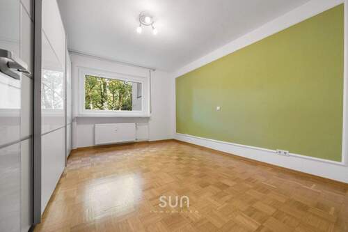 KINDERZIMMER/BÜRO - 