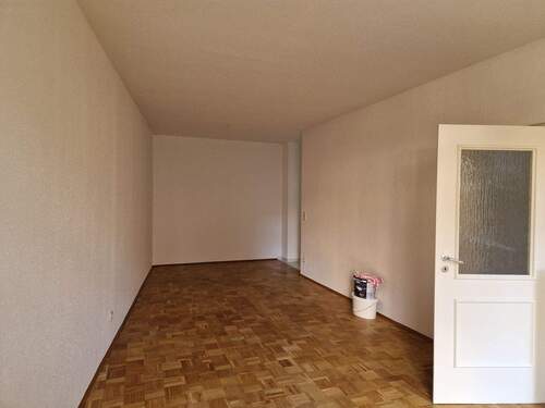 Wohnzimmer - 2 Zimmer Etagenwohnung in Halle (Saale)