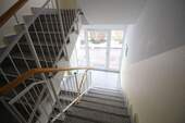 Treppenhaus - 1 Zimmer Etagenwohnung zum Kaufen in Dresden