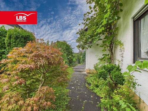 Seiteneingang - 7 Zimmer Doppelhaushälfte zum Kaufen in Bonn