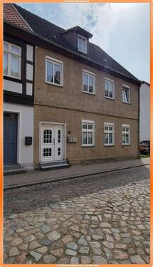 Straßenfront Ansicht 2 - Großzügiges charmantes Stadthaus - mit sichtgeschütztem Innenhof - ideal als Mehr-Generationen-Haus