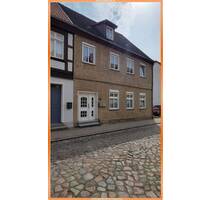 Großzügiges charmantes Stadthaus - mit sichtgeschütztem Innenhof - ideal als Mehr-Generationen-Haus - Stavenhagen Stavenhagen, Reuterstadt
