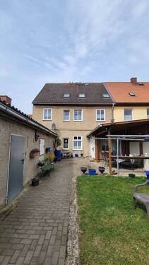 Blick über Garten und Rückseit - 