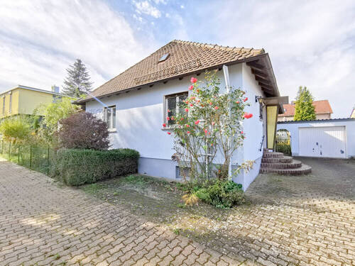 Ansicht Nordost - 5 Zimmer Einfamilienhaus in Schwabach