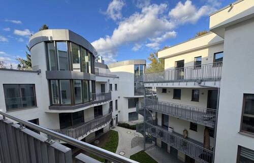 Ausblick Balkon - Fürth-Dambach: Sehr hochwertige und großzügige 3-Zimmerwohnung mit Balkon Erstbezug
