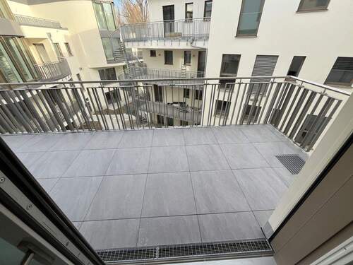 Balkon/Hebeschiebetür - Etagenwohnung mit 103,70 m² in Fürth zum Kaufen