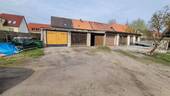 2 Garagen und Durchgang zum Ga - 