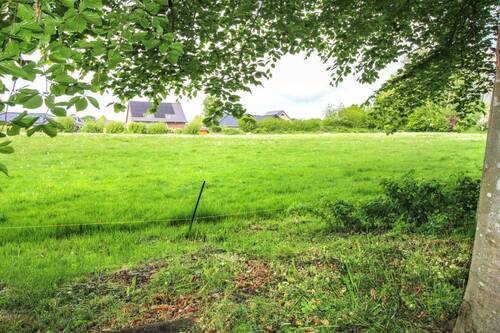 traumhafte Feldrandlage - 