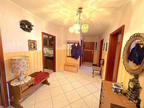 Flur Ansicht - 4 Zimmer Etagenwohnung zum Kaufen in Mannheim