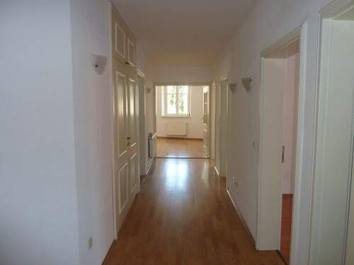 Flur (vom Eingang).JPG - 