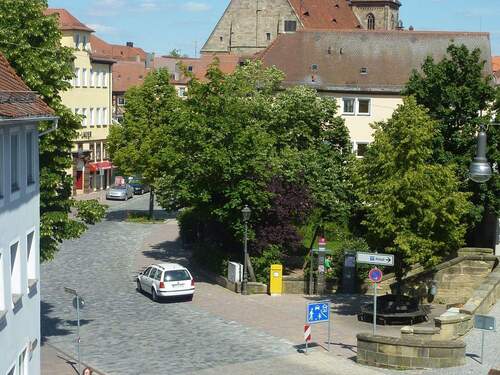 Blick nach außen 1.JPG - Mehrfamilienhaus, Wohnhaus zum Kaufen in Ansbach