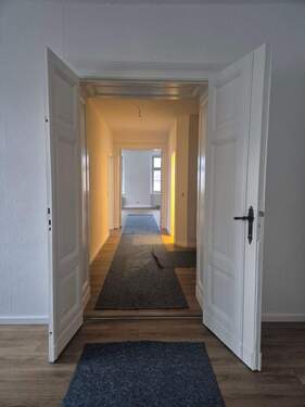 Blick vom 2. Zimmer zum 1. Zimmer - 