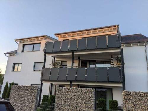 der oberste Balkon gehört zur Wohnung - Terrassenwohnung mit 95,00 m&sup2; in Ingolstadt zum Kaufen