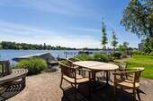 Outdoor BBQ - Ein seltenes Refugium am Wasser mit privatem Bootsliegeplatz