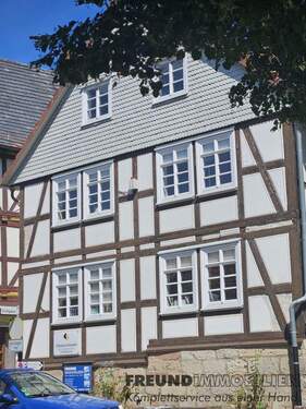 Ansicht von vorn2.jpg - 6 Zimmer Einfamilienhaus in Neukirchen