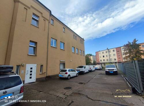 Hinterhaus (1) - 3 Zimmer Etagenwohnung zur Miete in Bitterfeld