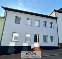 Die richtige Lage für Ihre Familie!! Gepflegtes Stadthaus Doppelhaushälfte in Demmin.